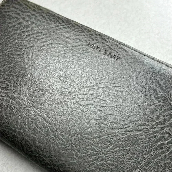 Matt & Natt Wallet Vegan Leather Cash Card Purse Organize Zip Car Shop Money - Picture 2 of 6